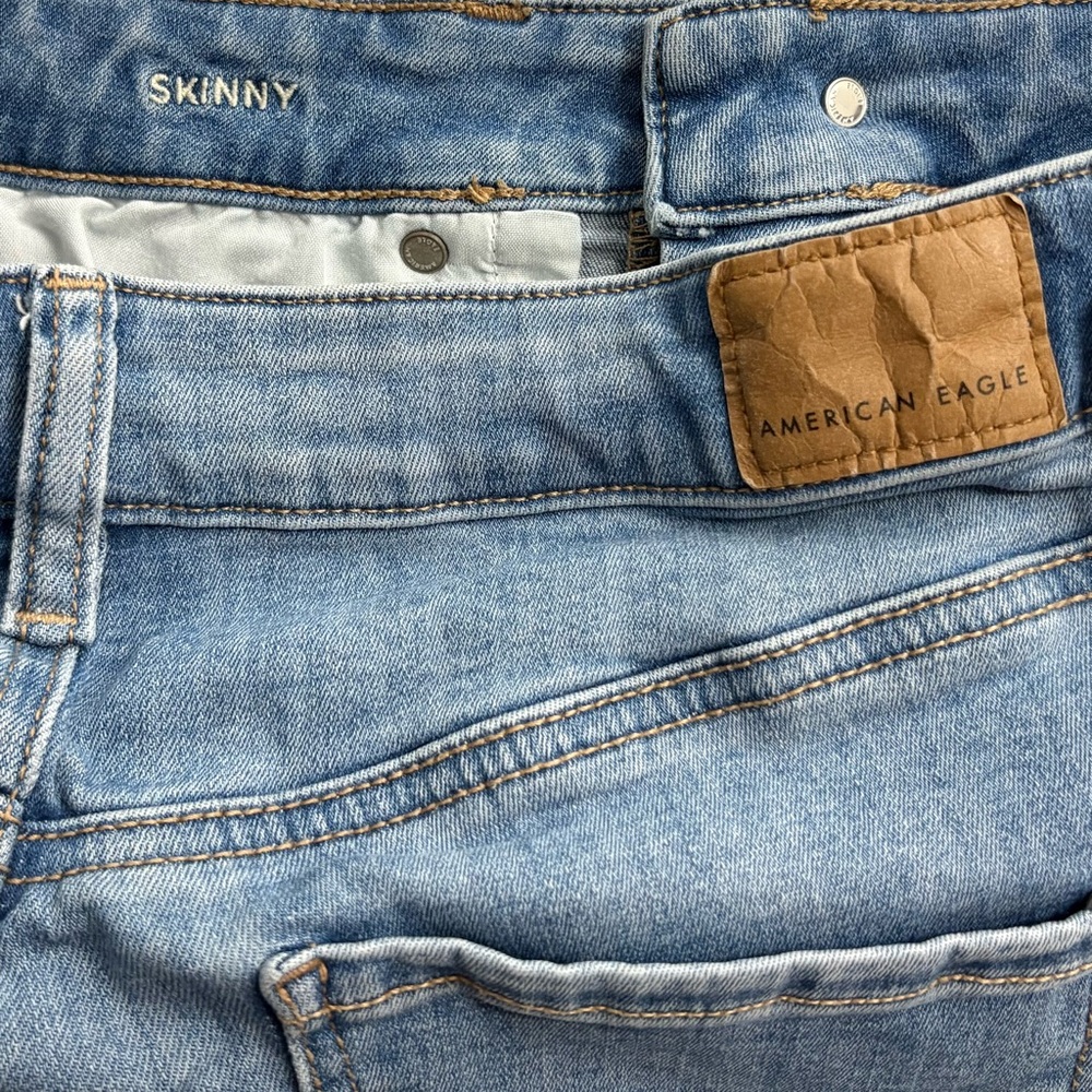 American Eagle AE Light Wash Blue Skinny Jeans Next Level Stretch size 6 short